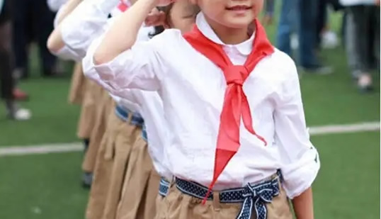 红领巾名言名句15字(精选30句红领巾名言名句)