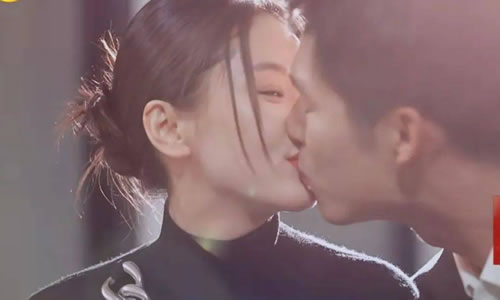 接吻伸舌头和不伸舌头有啥区别