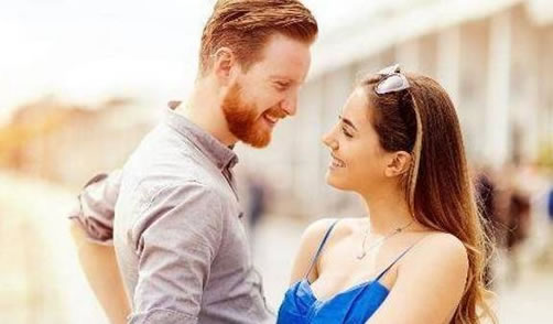 接吻伸舌头和不伸舌头有啥区别