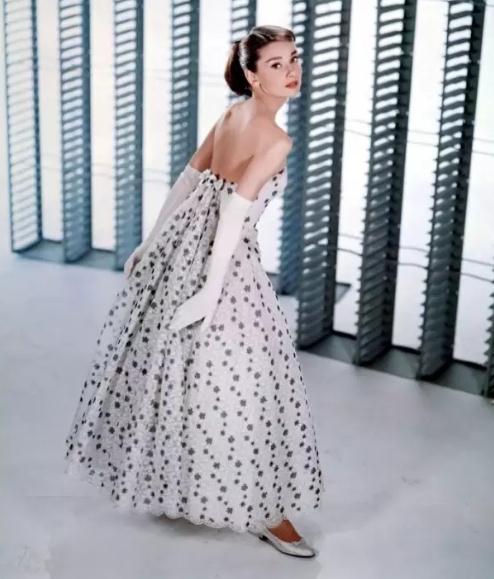 世界级美女(全球最漂亮的女生排行前10附图片) 世界级美女(全球最漂亮的女生排行前10附图片)