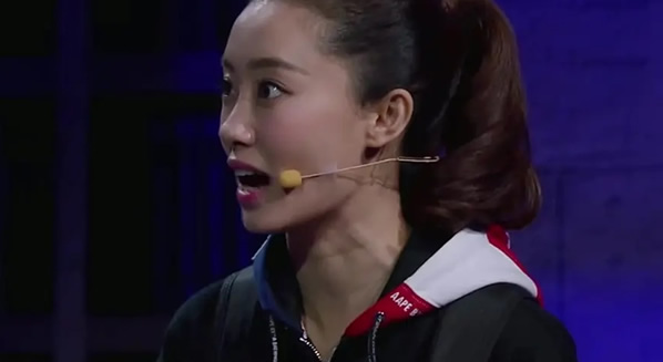 和贾玲一起演小品的女的是谁 和贾玲一起演小品的女的是谁