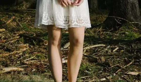 女生膝盖红了是什么梗 女生膝盖红了代表什么 女生膝盖红了是什么梗 女生膝盖红了代表什么