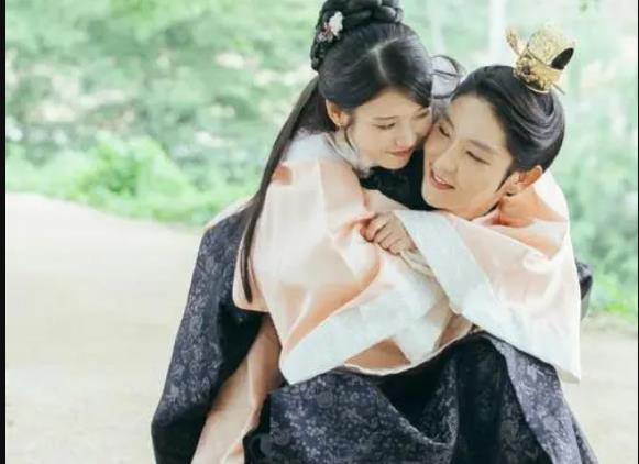 好看韩剧推荐10部(十大必看的爱情韩剧)