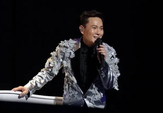 张信哲经典歌曲20首，经典情歌且永听不腻