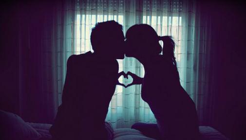 女生第一次接吻应该怎么吻(接吻技巧大全汇总) 女生第一次接吻应该怎么吻(接吻技巧大全汇总)