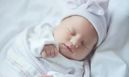 求解媳妇生宝宝发朋友圈的句子有哪些 求解媳妇生宝宝发朋友圈的句子有哪些