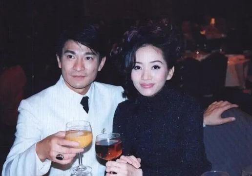 综合推荐粤语歌100首，首首必听经典粤语歌曲