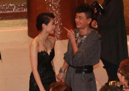 综合推荐粤语歌100首，首首必听经典粤语歌曲