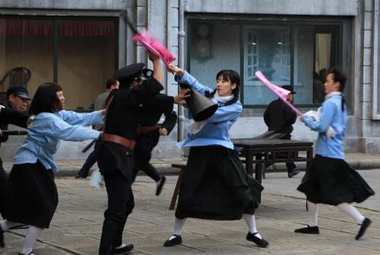 评分9.0以上的谍战剧有哪些，《潜伏》依旧谍战巅峰