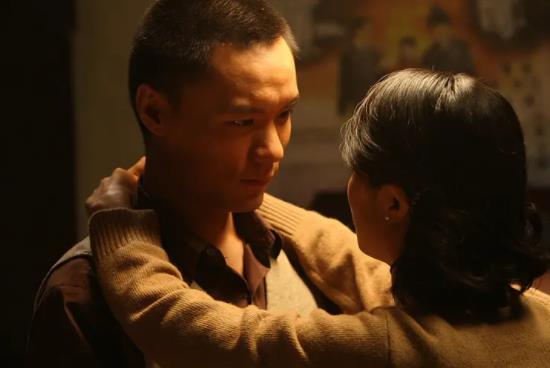 评分9.0以上的谍战剧有哪些，《潜伏》依旧谍战巅峰