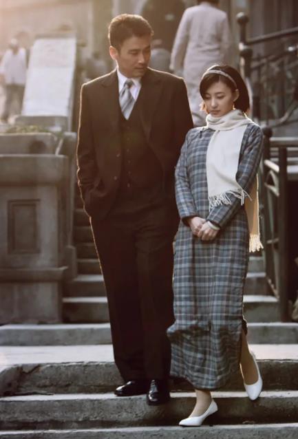 评分9.0以上的谍战剧有哪些，《潜伏》依旧谍战巅峰