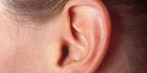 一个男人允许你摸他的耳朵,真爱还可以拉扯 一个男人允许你摸他的耳朵,真爱还可以拉扯