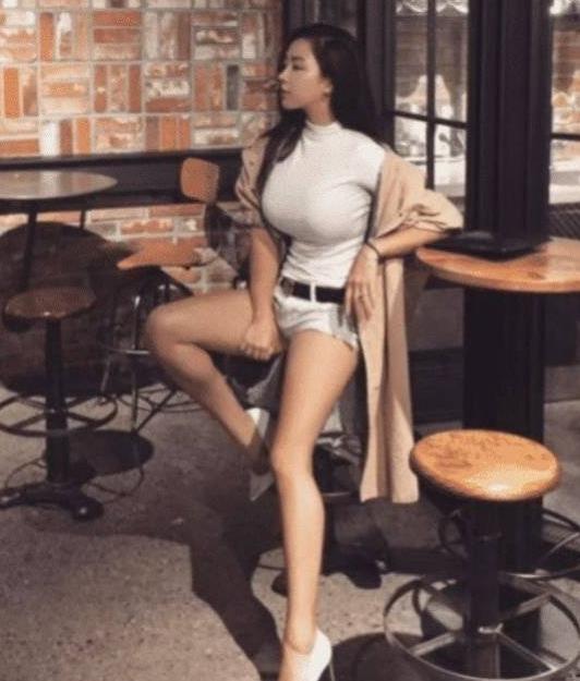 130斤韩国网红小姐姐，肉肉的身材竟然这么和谐