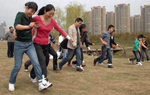 简单团建互动小游戏,70个好玩又调节气氛的小游戏 简单团建互动小游戏,70个好玩又调节气氛的小游戏