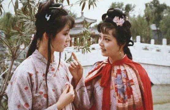 刘姥姥怎么知道薛宝钗是鬼，真相是什么