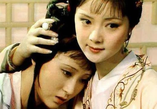 刘姥姥怎么知道薛宝钗是鬼，真相是什么