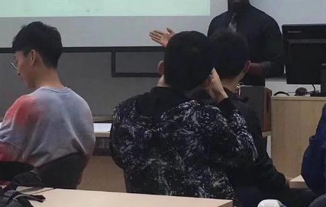 能让全班哄堂大笑的笑话(超级爆笑) 能让全班哄堂大笑的笑话(超级爆笑)