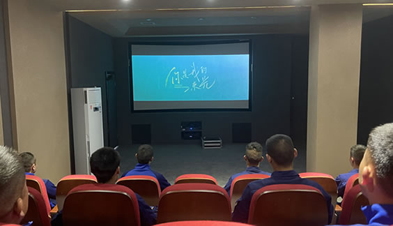 适合约会去的看电影(10部男生应该看的电影) 适合约会去的看电影(10部男生应该看的电影)