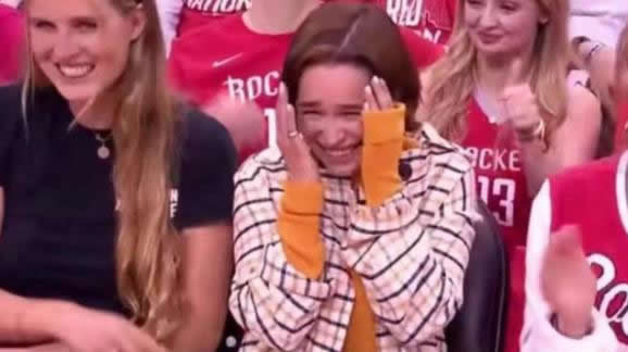 龙妈是什么意思 人们见到她就要下跪(被称为龙之母) 龙妈是什么意思 人们见到她就要下跪(被称为龙之母)