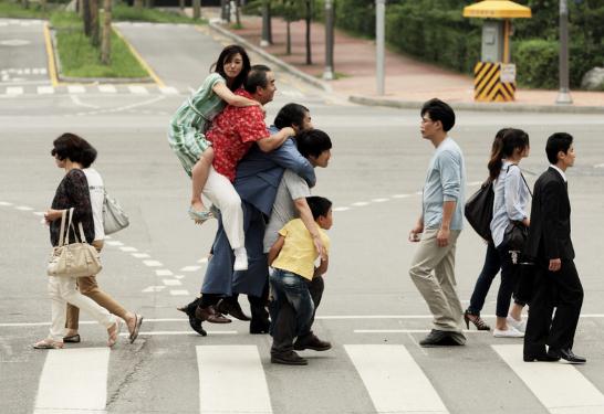 又搞笑又吓人的鬼片(搞笑的鬼片排名前十)