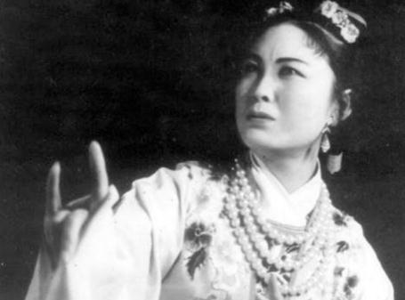 严凤英一点都不冤 是遭人恨吗(严凤英甘律之的恋情) 严凤英一点都不冤 是遭人恨吗(严凤英甘律之的恋情)