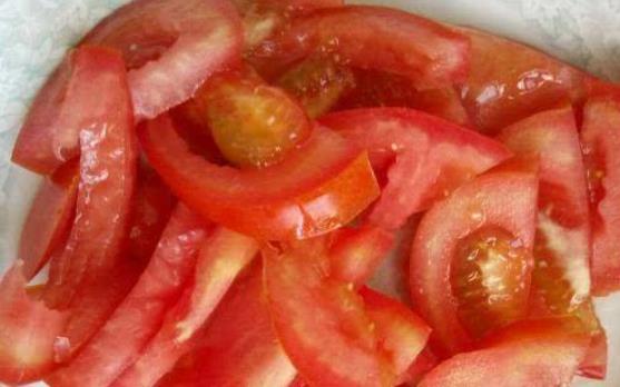 八种人不宜吃番茄 长期空腹食用番茄易腹胀胃痛
