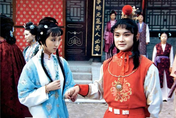 红楼梦贾宝玉和谁发生过关系 书中明确介绍了和袭人同房经历 红楼梦贾宝玉和谁发生过关系 书中明确介绍了和袭人同房经历