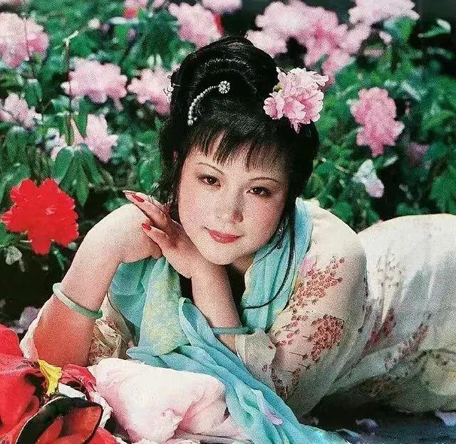 红楼梦十二钗排名顺序图片 来看看金陵十二钗谁好看