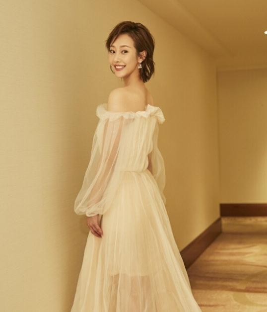 李纯的三围是多少及资料 李纯最新图片写真