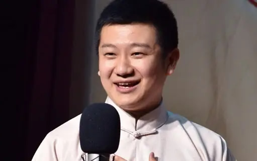 李寅飞退出德云社是什么原因 李寅飞的师傅是谁