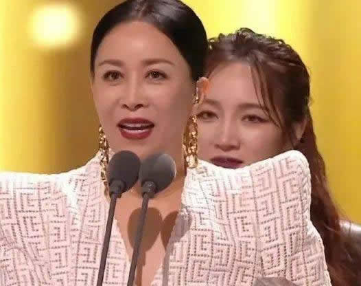 那英抖音很火的一首歌 那英歌曲经典老歌大盘点