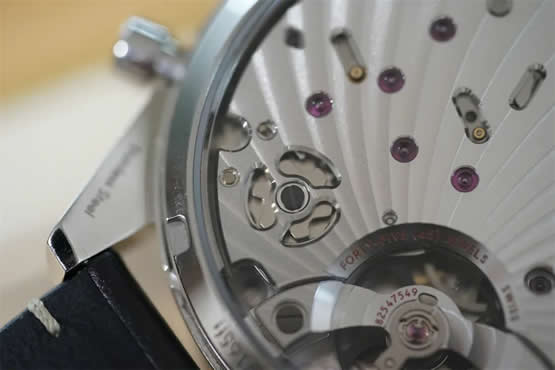 这块欧米茄一出来,不少人马上“沦陷”了 这块欧米茄一出来,不少人马上“沦陷”了