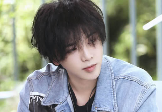 华晨宇身高多少呢 华晨宇的家世这么样 华晨宇身高多少呢 华晨宇的家世这么样