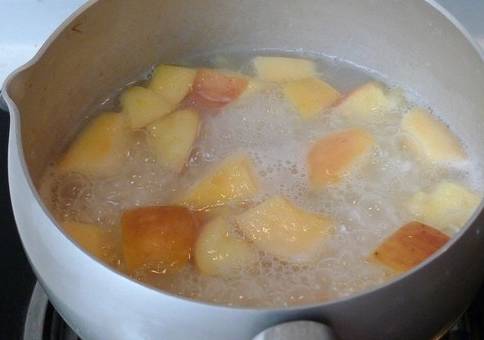 一女子长期吃煮苹果 4个身体变化令人意想不到 一女子长期吃煮苹果 4个身体变化令人意想不到