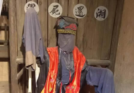 湘西赶尸有真实的图片吗(赶尸原理就是背着尸体) 湘西赶尸有真实的图片吗(赶尸原理就是背着尸体)