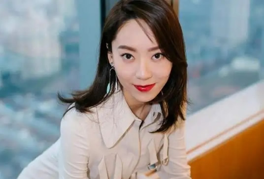 为什么周星驰会选鄂靖文 那鄂靖文为什么不火呢? 为什么周星驰会选鄂靖文 那鄂靖文为什么不火呢?