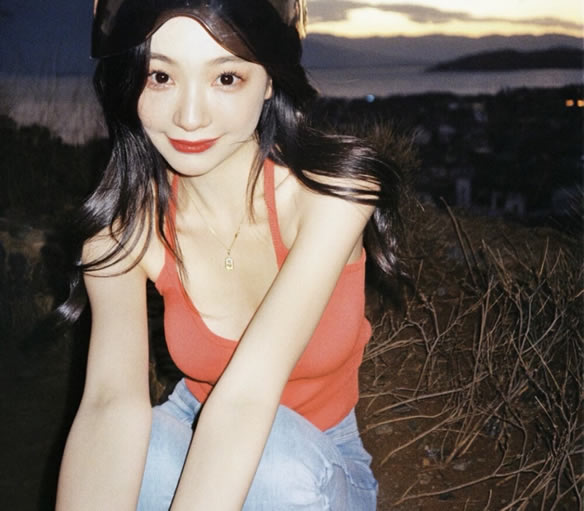 纯欲天花板易梦玲是干什么的 她是怎么火的(写真图)