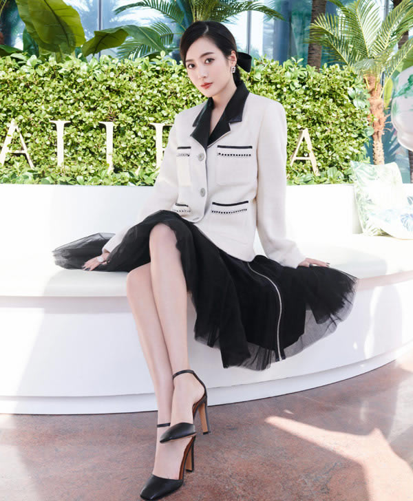 王梓薇长什么样子写真美照 王梓薇的照片壁纸精选