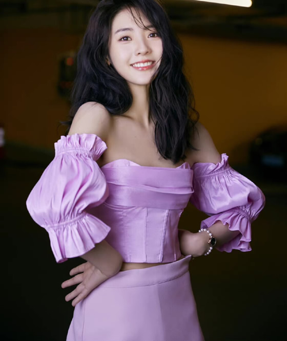 邢菲的真实身高多高(官方身高160cm)