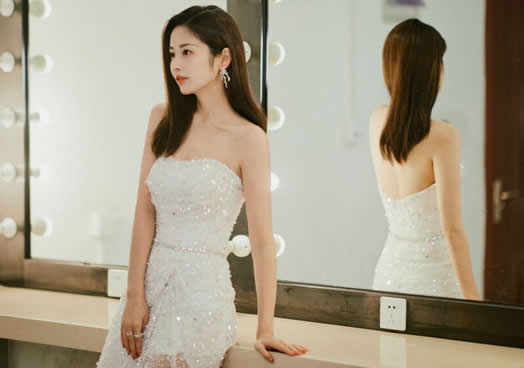 颖儿是谁个人资料 颖儿的身高三围写真图片