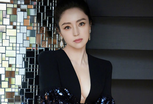 董璇个人简历资料及三围图片 董璇个人简历资料及三围图片