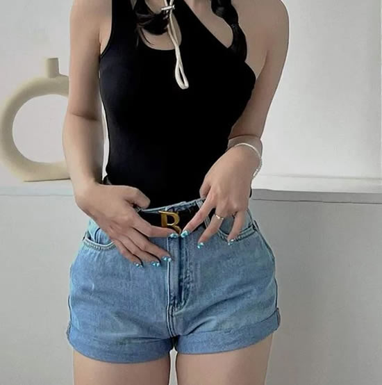 牛仔混搭2023女人的流行趋势 好看显瘦时髦sence 牛仔混搭2023女人的流行趋势 好看显瘦时髦sence