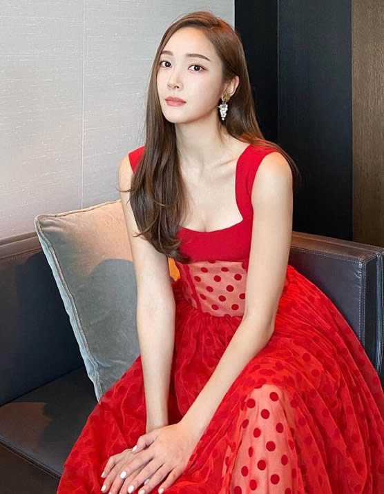 郑秀妍个人资料及身材写真图片 郑秀妍近况2023