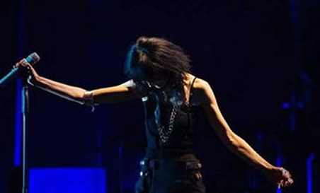 跑调的人适合唱什么歌 唱哪些歌不容易跑调歌曲精选