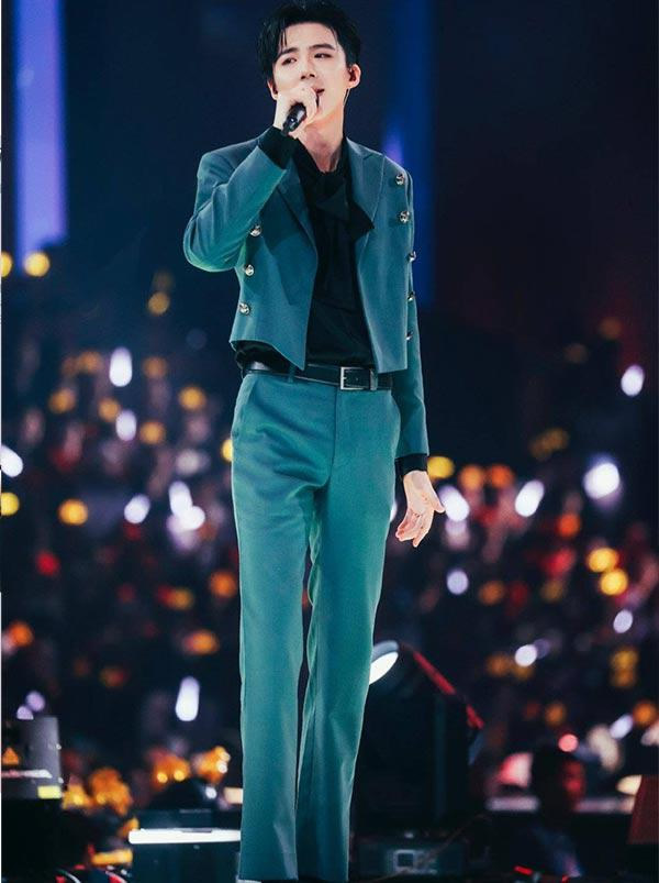 刘宇宁的腿脚怎么了(身高腿长多少)