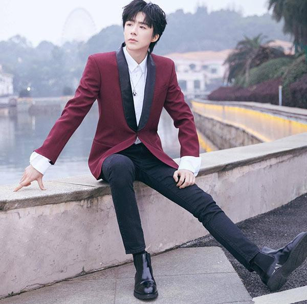 刘宇宁的腿脚怎么了(身高腿长多少)