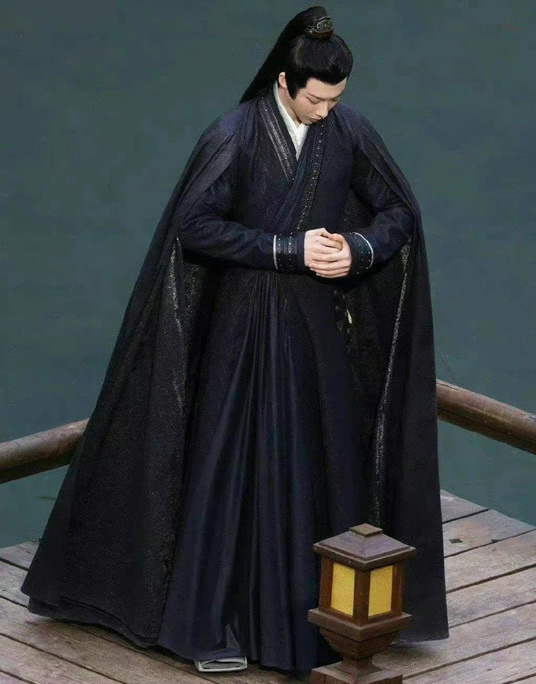 刘宇宁折腰穿的衣服叫啥来着啊 刘宇宁折腰穿的衣服叫啥来着啊