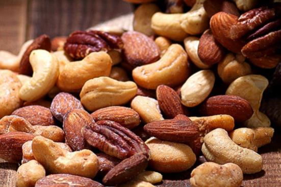 解馋不发胖的15种零食:巧克力排第一,圣女果很多人喜欢 解馋不发胖的15种零食:巧克力排第一,圣女果很多人喜欢