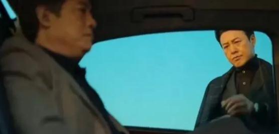 高启强为什么解领带擦玻璃 高启强为什么解领带擦玻璃