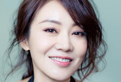 闫妮有过几次婚史